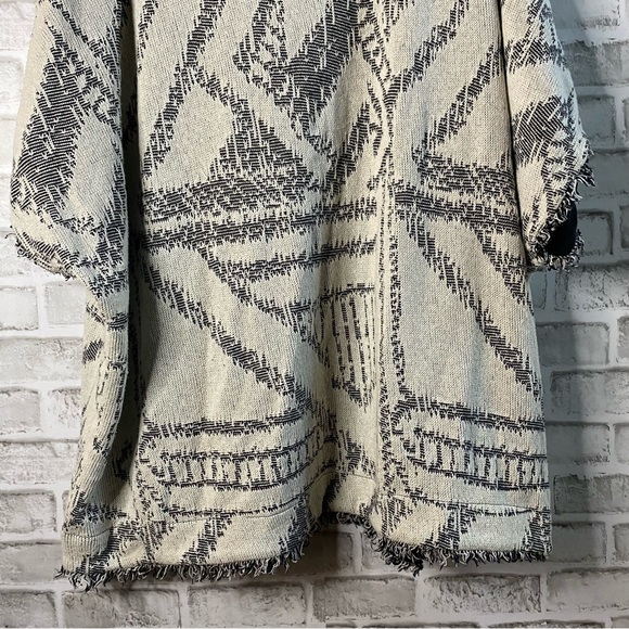 Skin White & Black Casual Cardigan - Picture 8 of 11